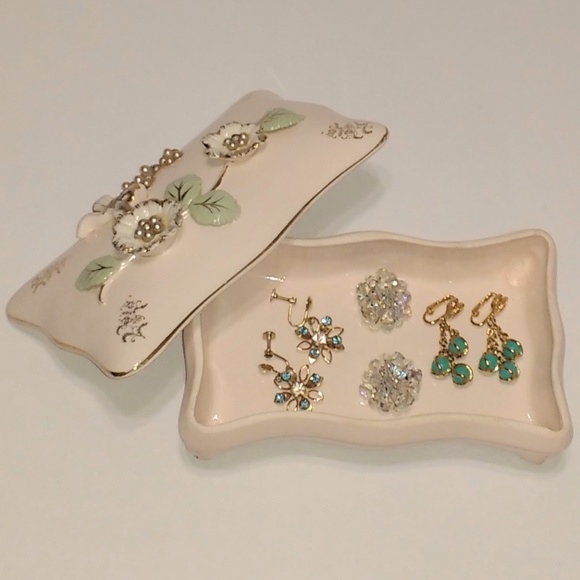 'Not Pierced, No Problem' Earrings Jewelry Lot - Picture 1 of 6